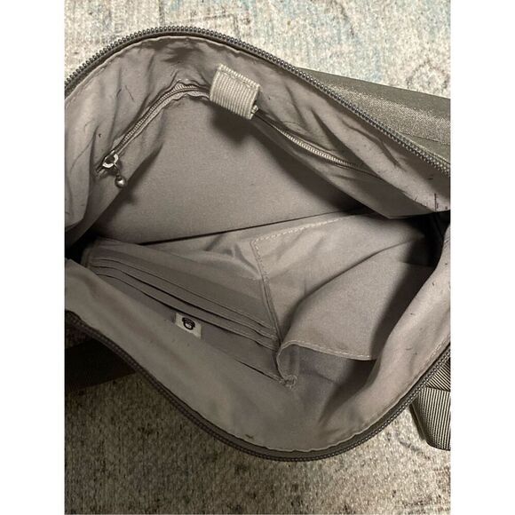 Baggallini  Amanda Crossbody Bag Gray RFID lightweight - Picture 4 of 5